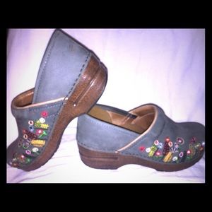 Dansko suede embroidered clogs